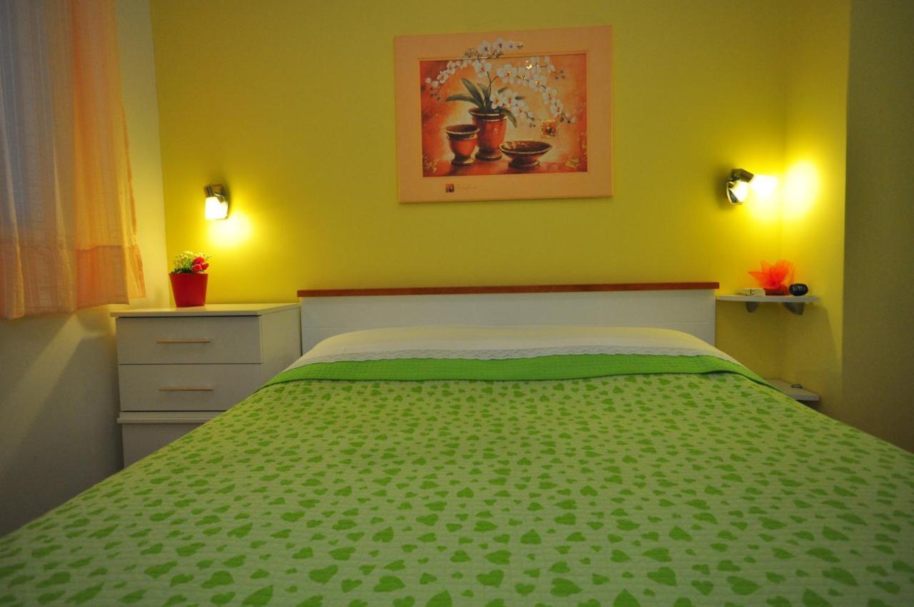 Appartement Tri Palme à Prvic Sepurine Extérieur photo