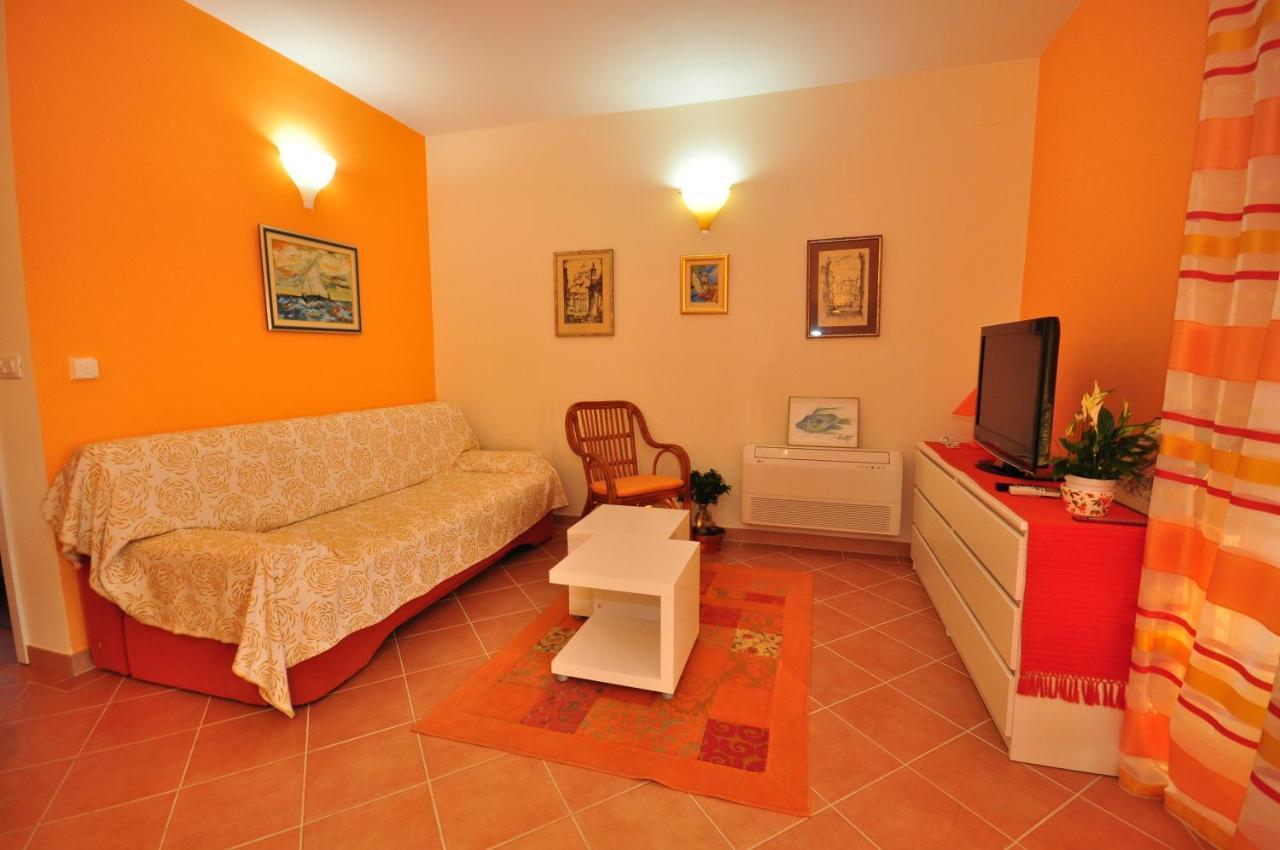 Appartement Tri Palme à Prvic Sepurine Extérieur photo