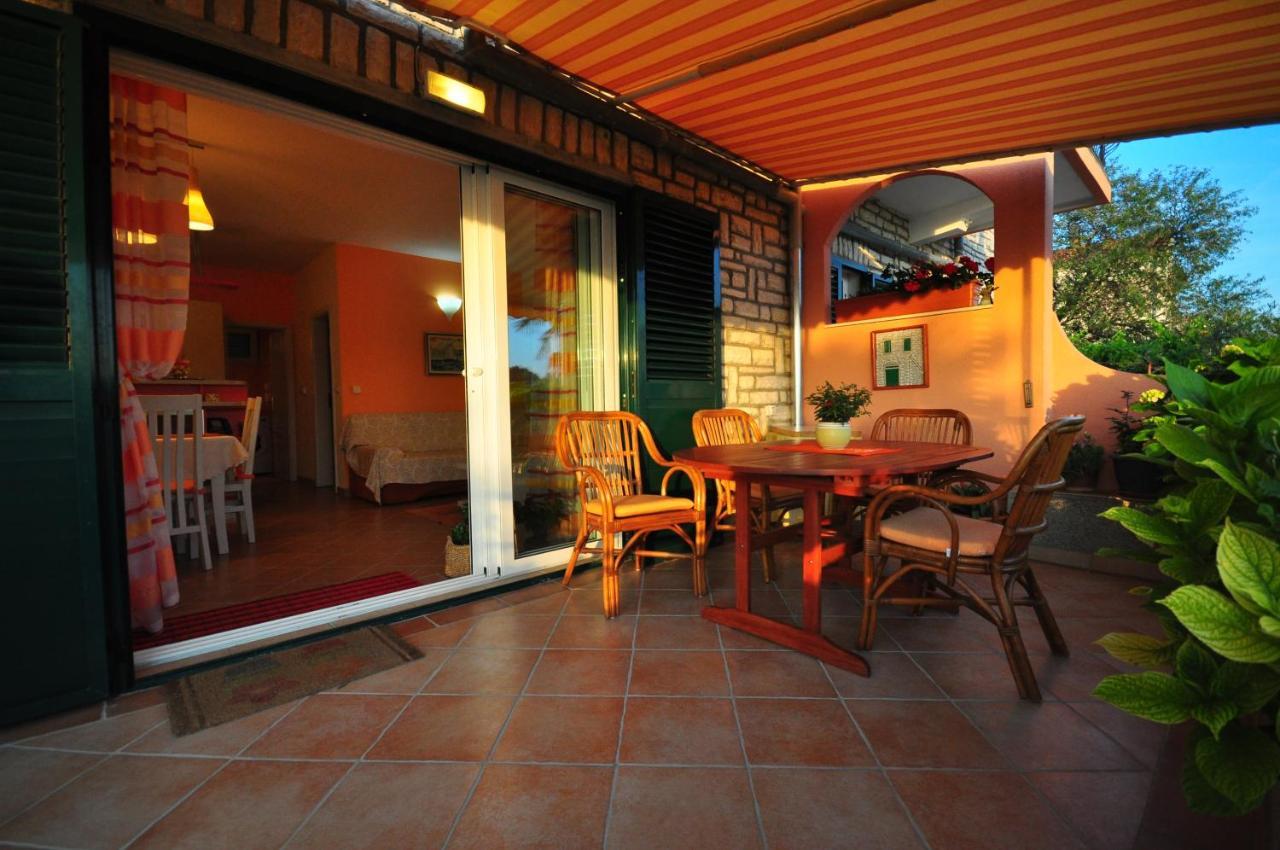 Appartement Tri Palme à Prvic Sepurine Extérieur photo